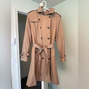 London Fog classic trench. Size XL.